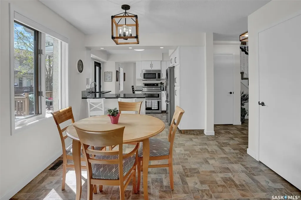 3403 Edinburgh Drive Regina SK S4V 2H8