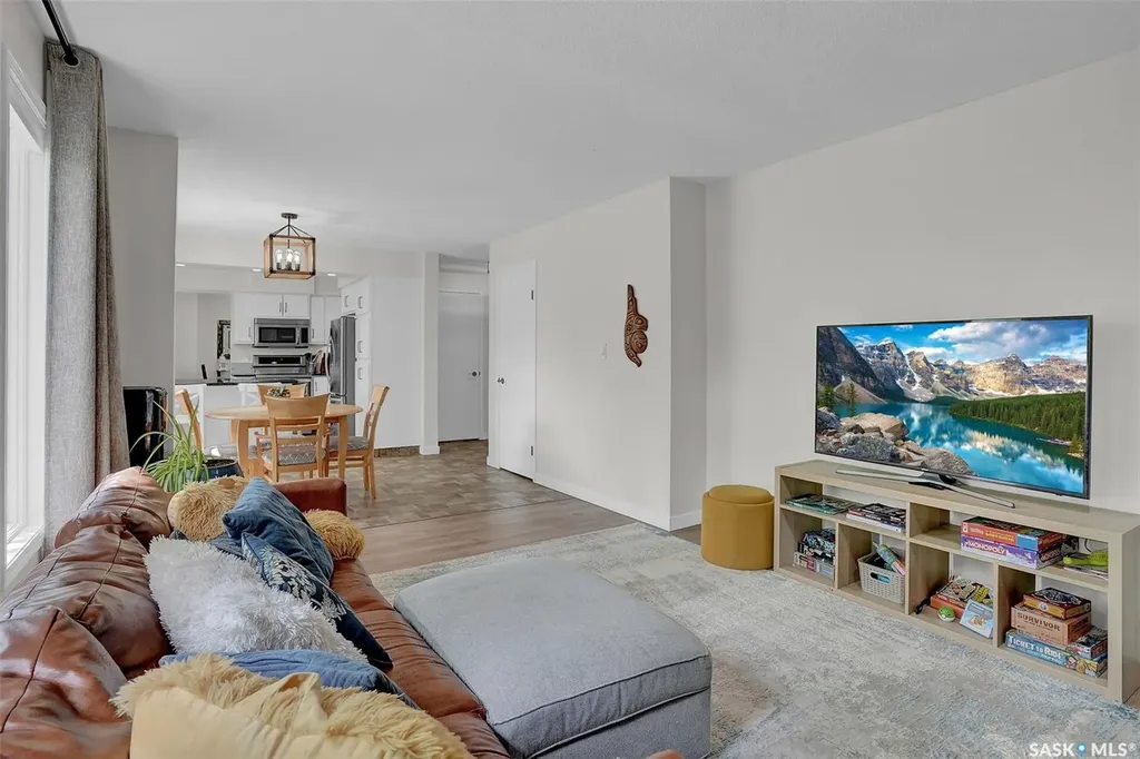 3403 Edinburgh Drive Regina SK S4V 2H8