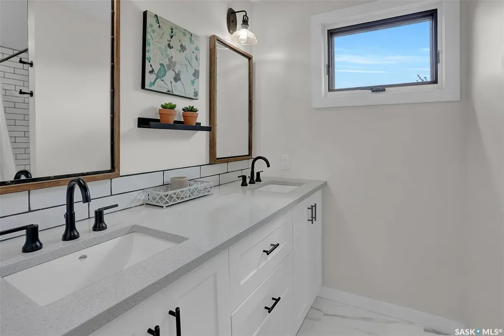 3403 Edinburgh Drive Regina SK S4V 2H8