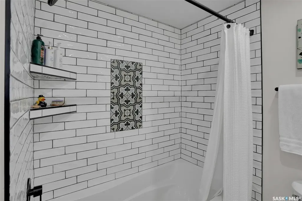 3403 Edinburgh Drive Regina SK S4V 2H8