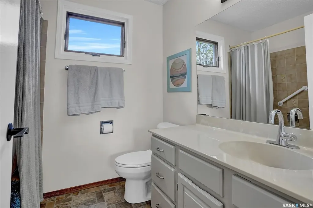 3403 Edinburgh Drive Regina SK S4V 2H8