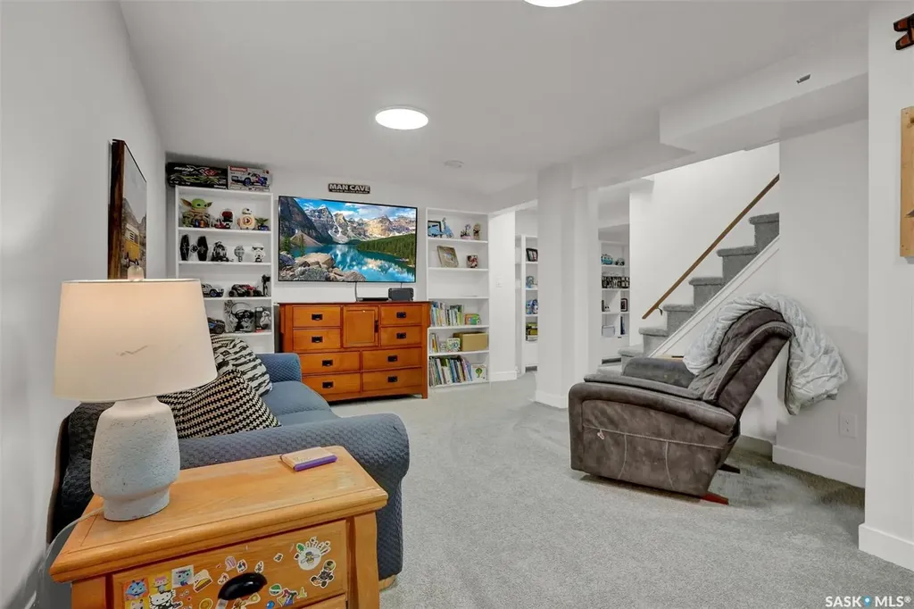 3403 Edinburgh Drive Regina SK S4V 2H8