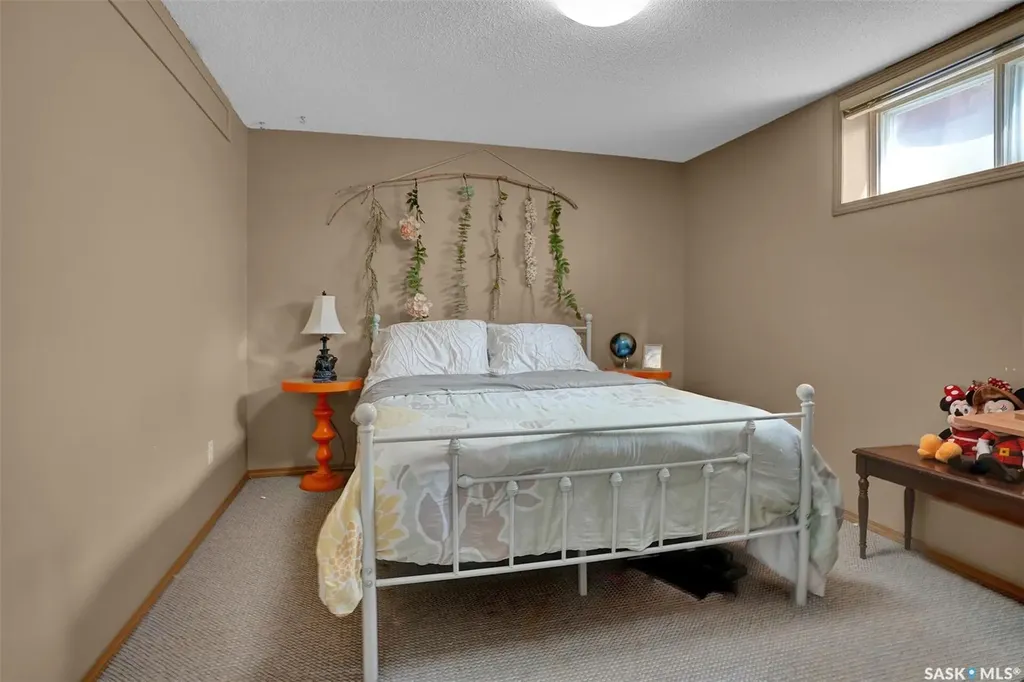 3403 Edinburgh Drive Regina SK S4V 2H8