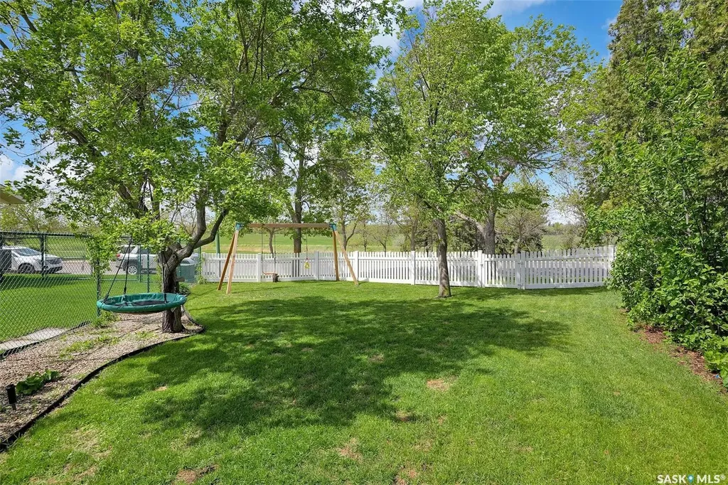 3403 Edinburgh Drive Regina SK S4V 2H8