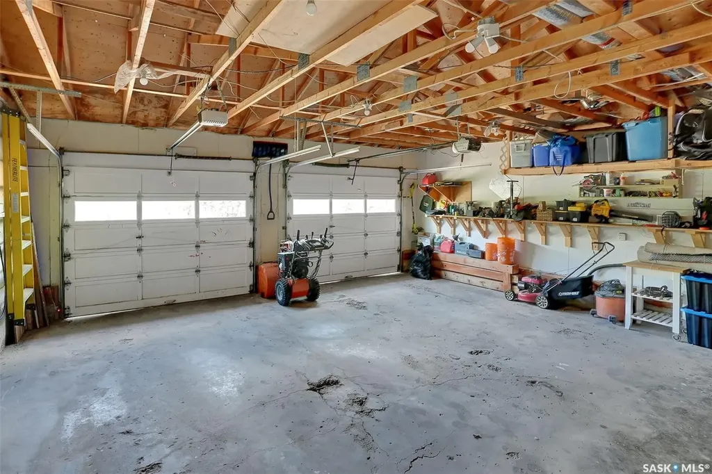 3403 Edinburgh Drive Regina SK S4V 2H8