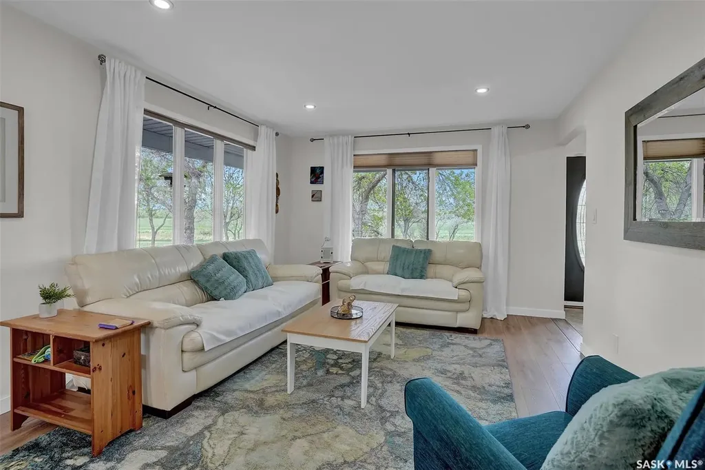 3403 Edinburgh Drive Regina SK S4V 2H8