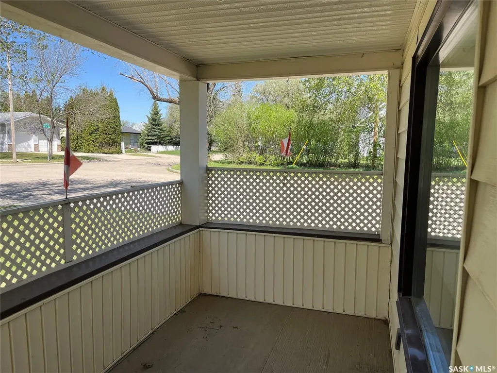 98 3rd Street NE Wadena SK S0A 4J0