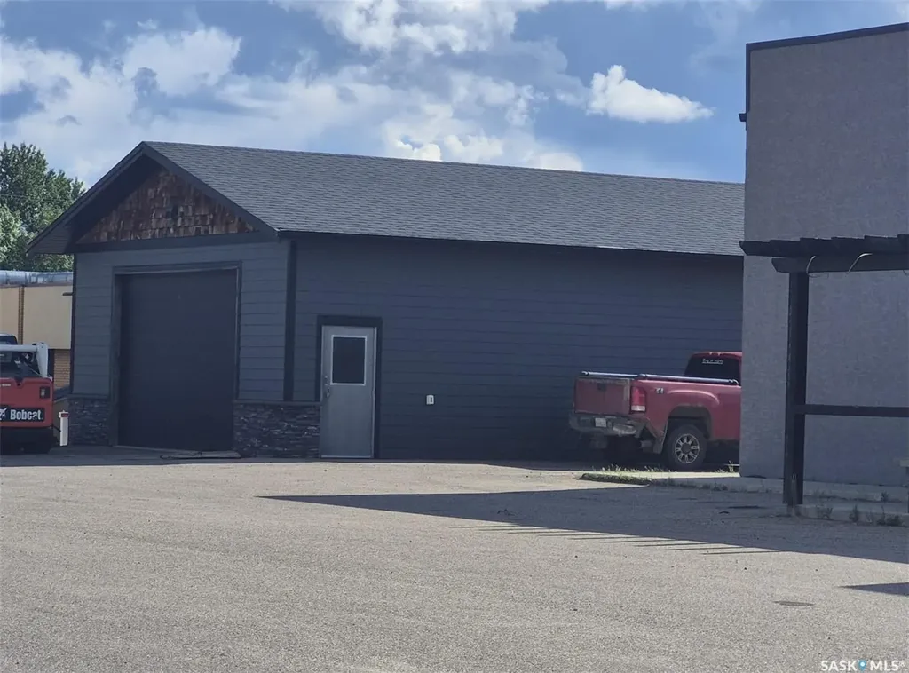 210 Service Road Melville SK S0A 0G5