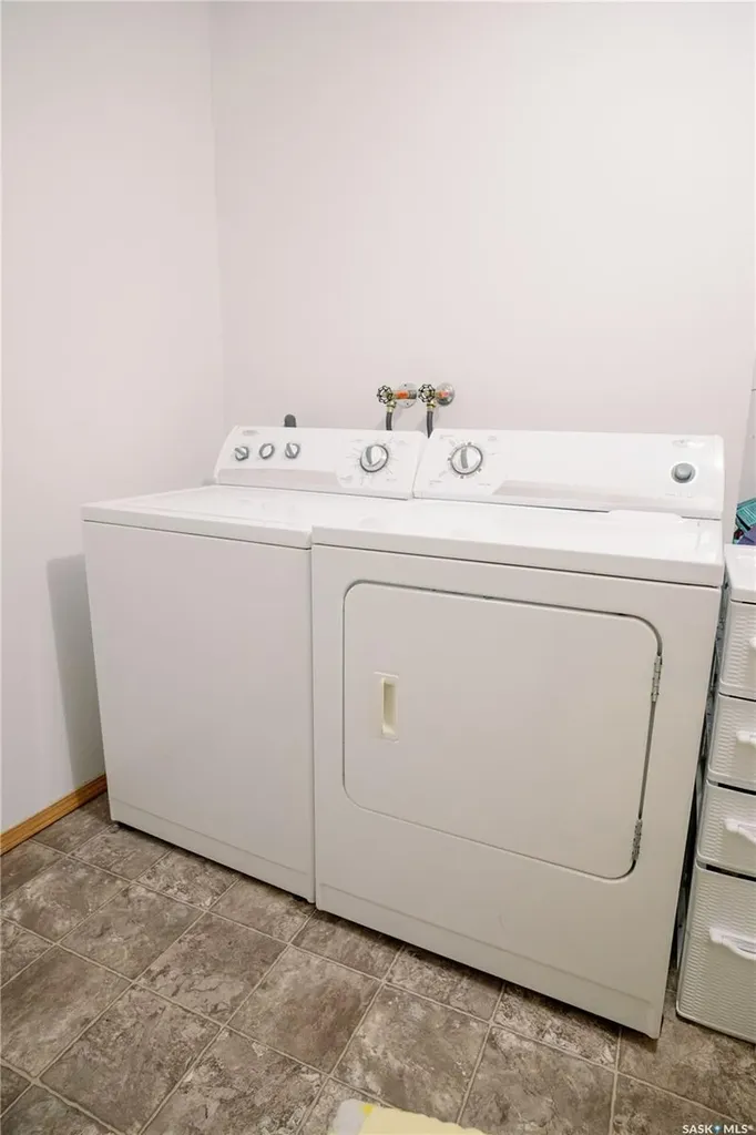 921 Main Street Saskatoon SK S7H 0K4
