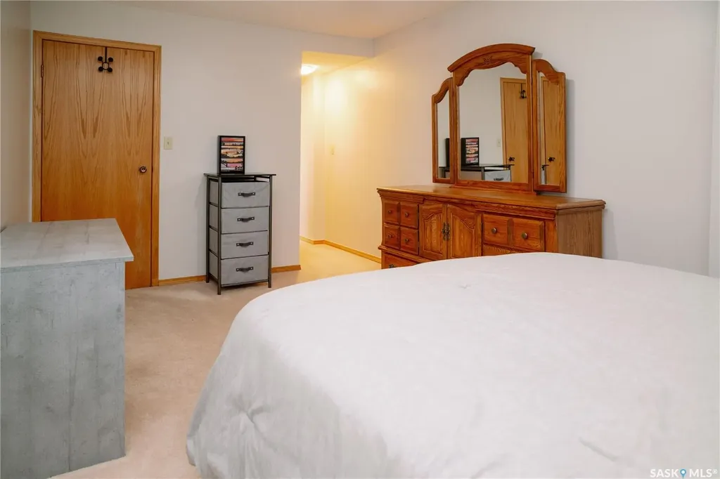 921 Main Street Saskatoon SK S7H 0K4