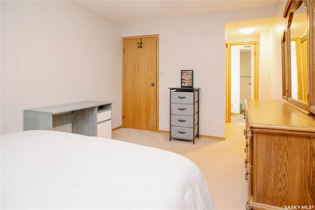 921 Main Street Saskatoon SK S7H 0K4