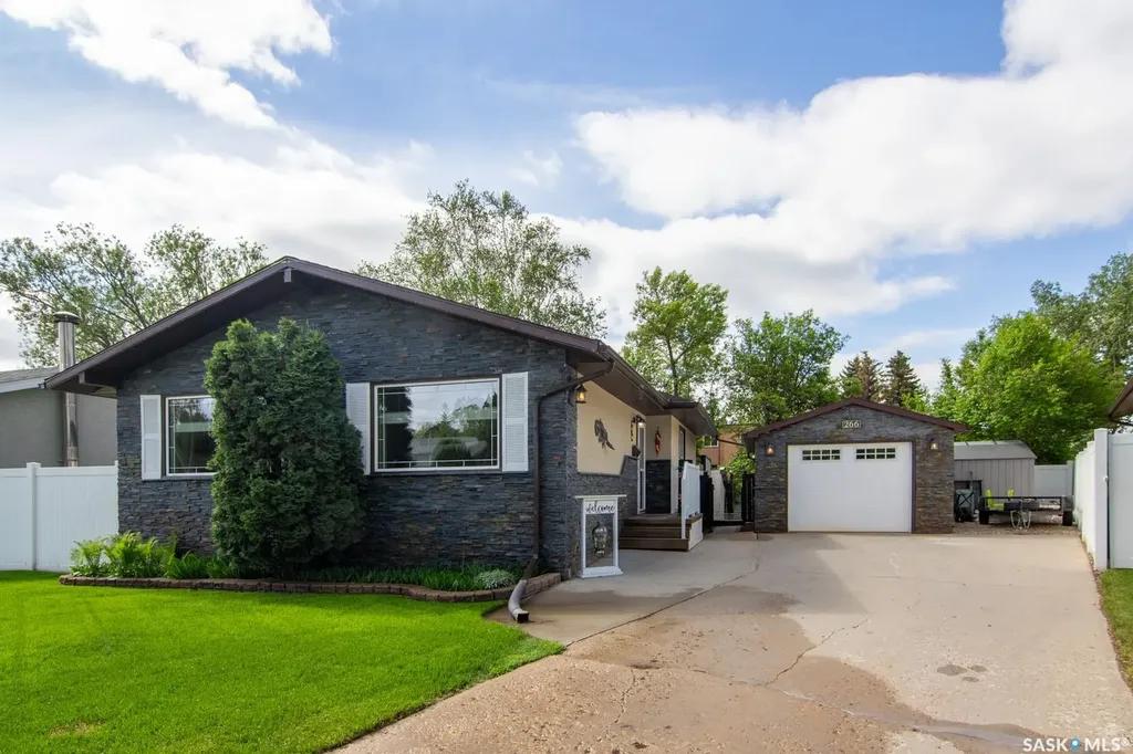 266 Albany Crescent Saskatoon SK S7K 3X8