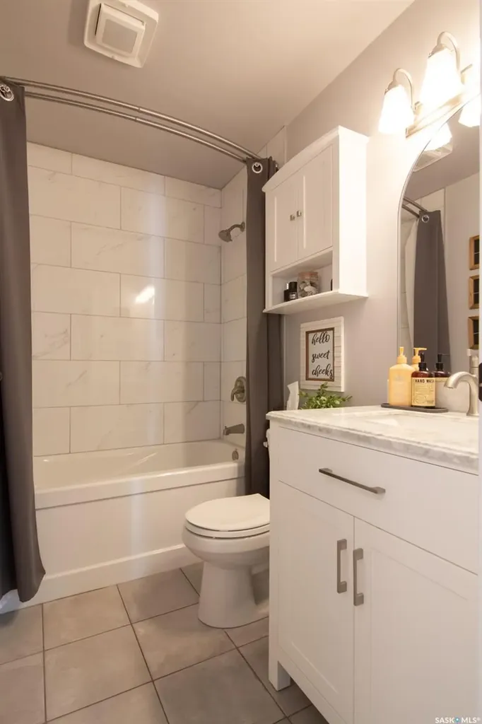 266 Albany Crescent Saskatoon SK S7K 3X8