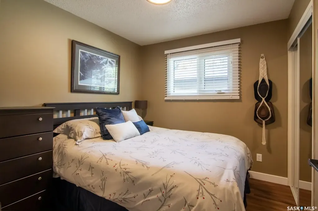 266 Albany Crescent Saskatoon SK S7K 3X8