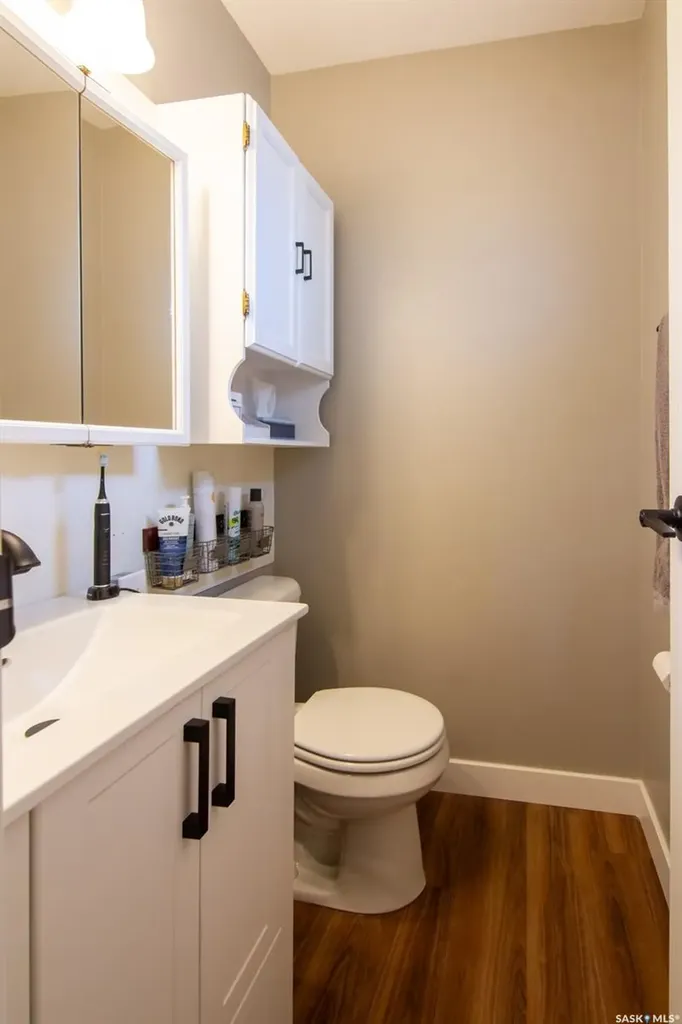 266 Albany Crescent Saskatoon SK S7K 3X8
