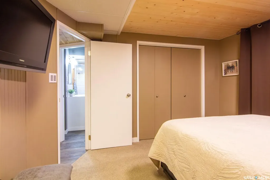 266 Albany Crescent Saskatoon SK S7K 3X8
