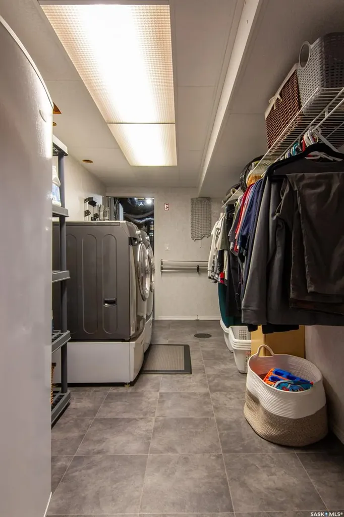 266 Albany Crescent Saskatoon SK S7K 3X8