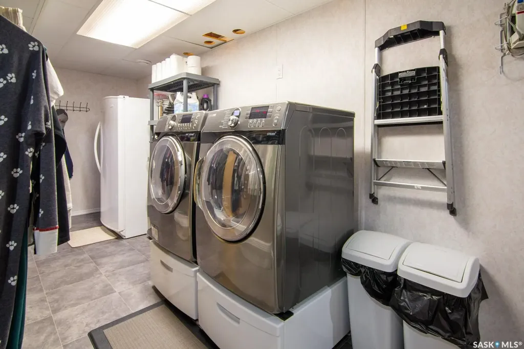 266 Albany Crescent Saskatoon SK S7K 3X8
