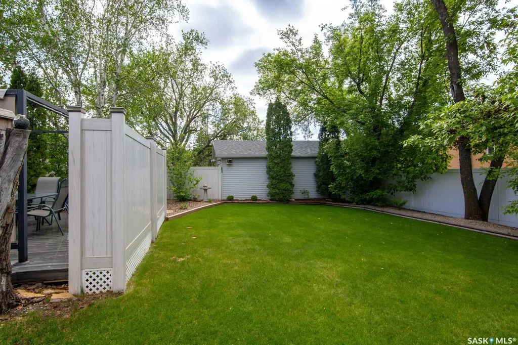 266 Albany Crescent Saskatoon SK S7K 3X8