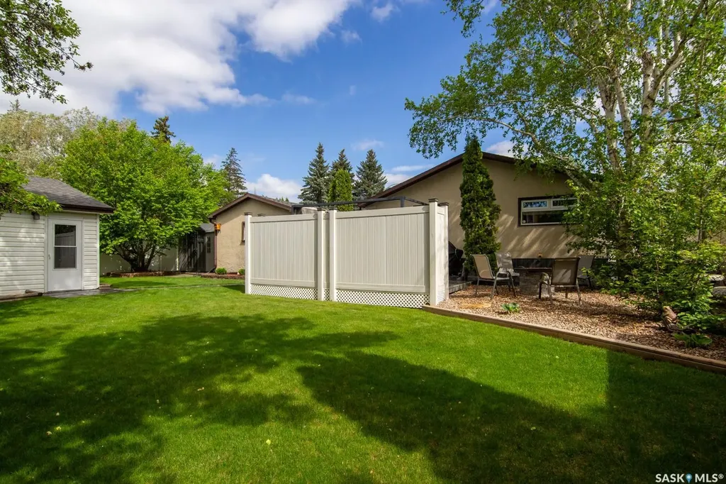 266 Albany Crescent Saskatoon SK S7K 3X8