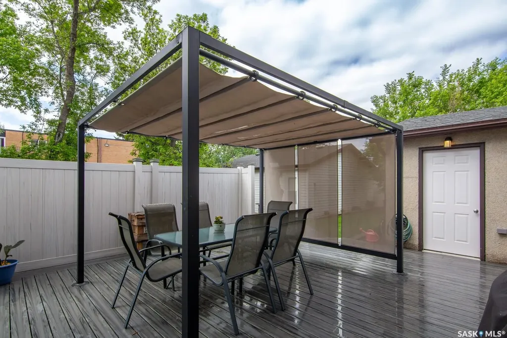 266 Albany Crescent Saskatoon SK S7K 3X8