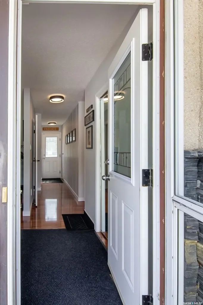 266 Albany Crescent Saskatoon SK S7K 3X8