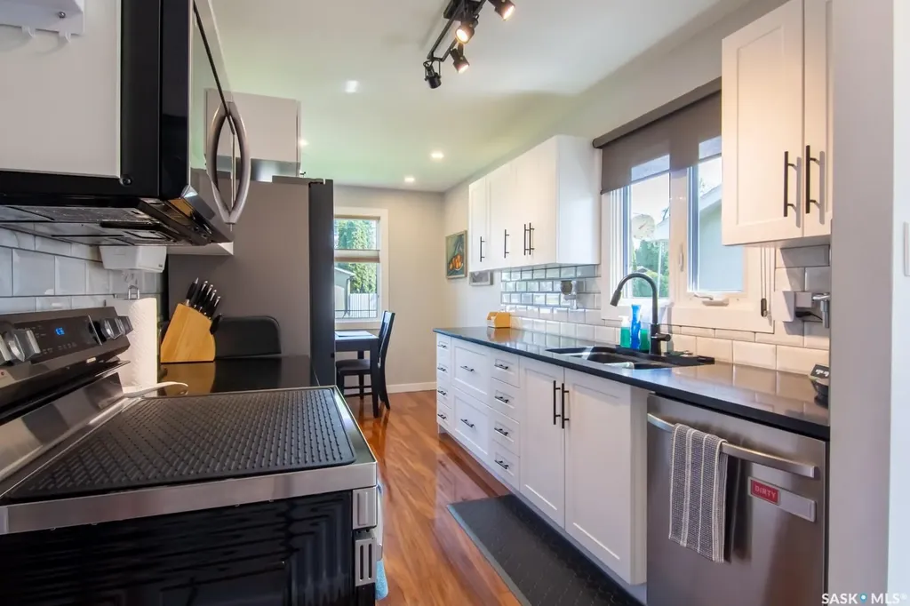 266 Albany Crescent Saskatoon SK S7K 3X8