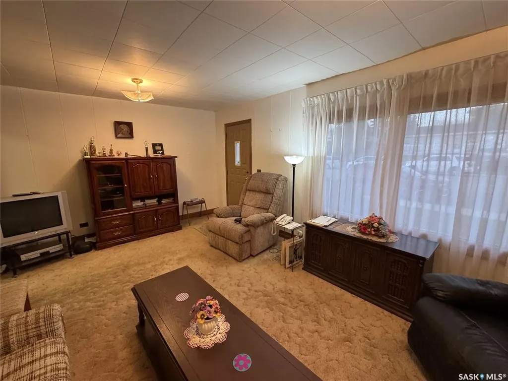 306 6th Avenue E Biggar SK S0K 0M0