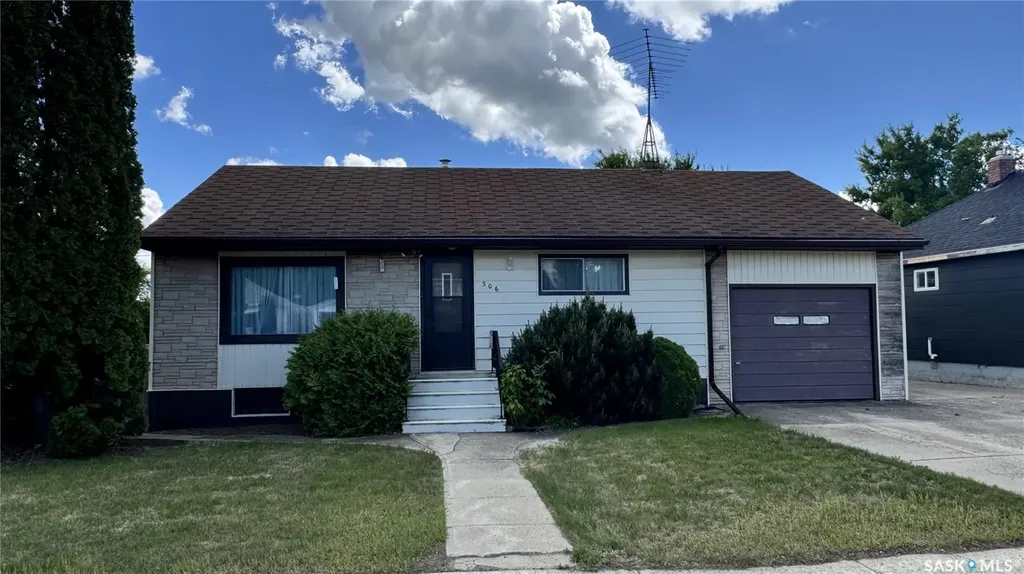 306 6th Avenue E Biggar SK S0K 0M0