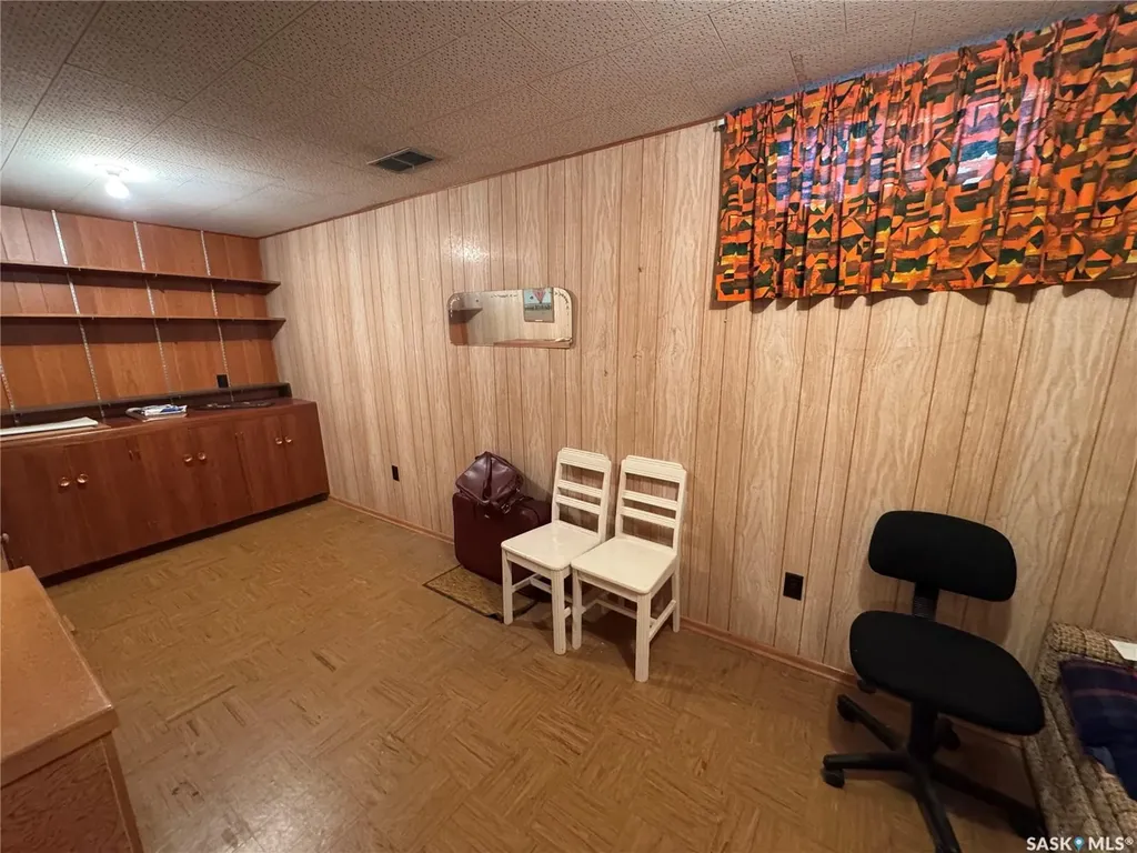 306 6th Avenue E Biggar SK S0K 0M0