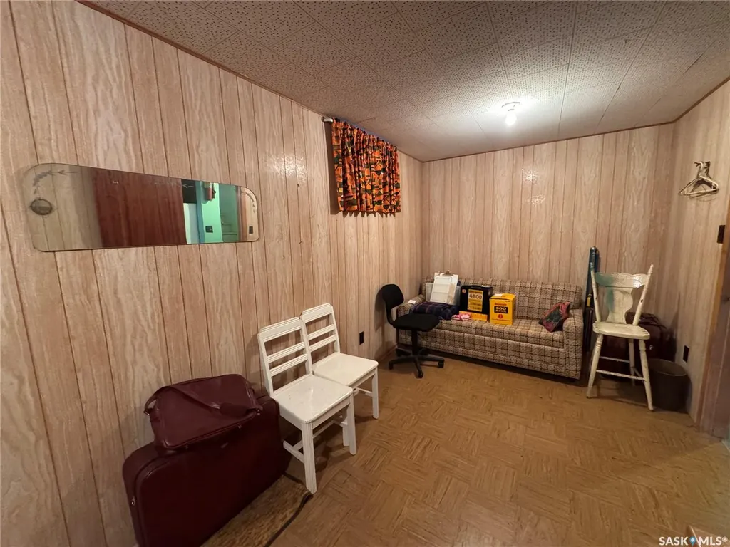 306 6th Avenue E Biggar SK S0K 0M0