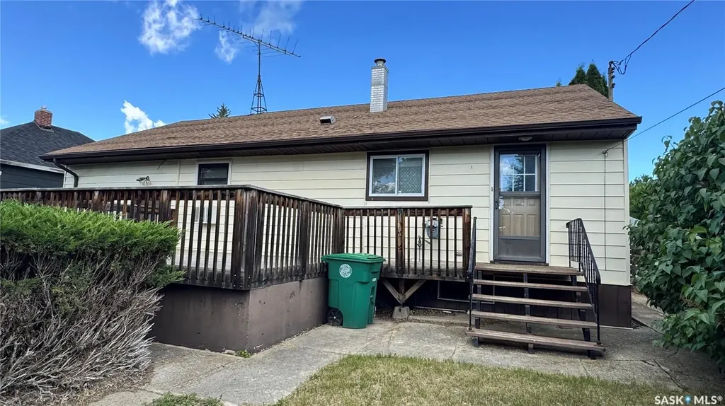 306 6th Avenue E Biggar SK S0K 0M0