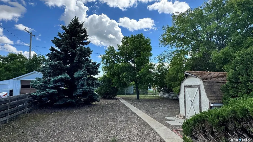 306 6th Avenue E Biggar SK S0K 0M0