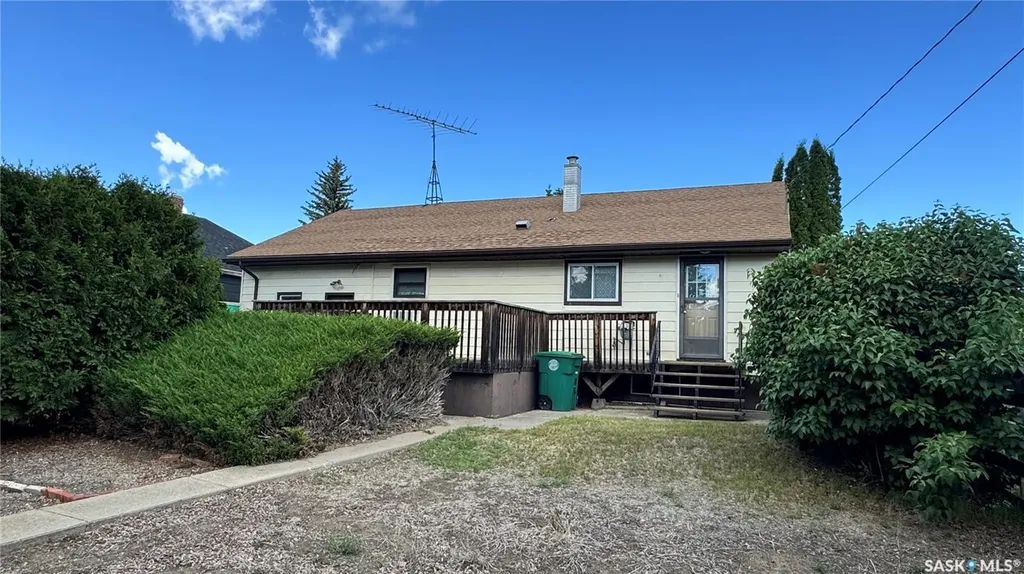 306 6th Avenue E Biggar SK S0K 0M0