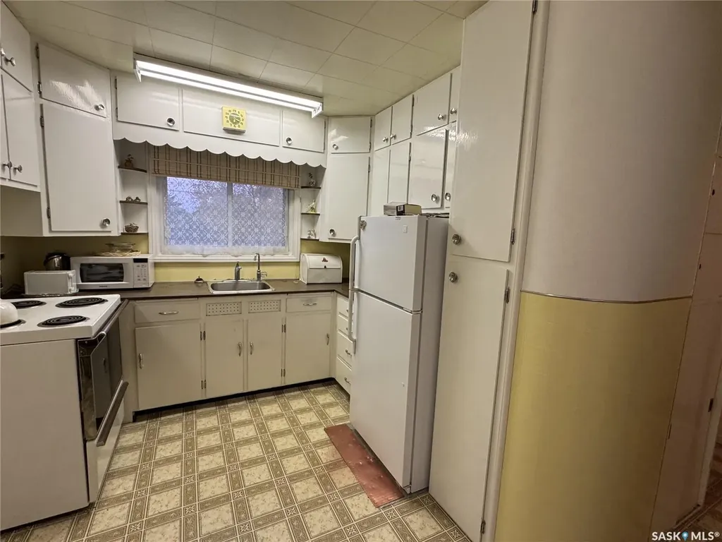 306 6th Avenue E Biggar SK S0K 0M0