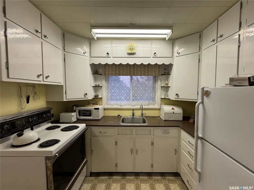 306 6th Avenue E Biggar SK S0K 0M0