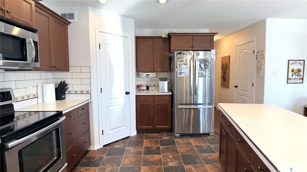 304 Archibald Street Midale SK S0C 1S0