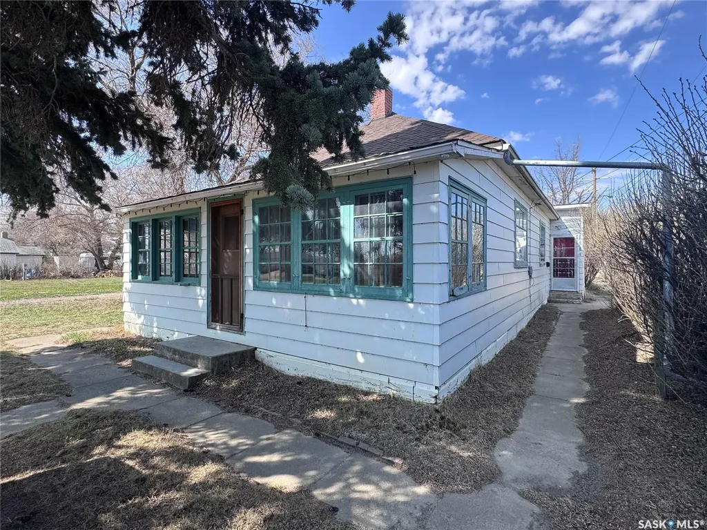1102 7th Street Perdue SK S0K 3C0