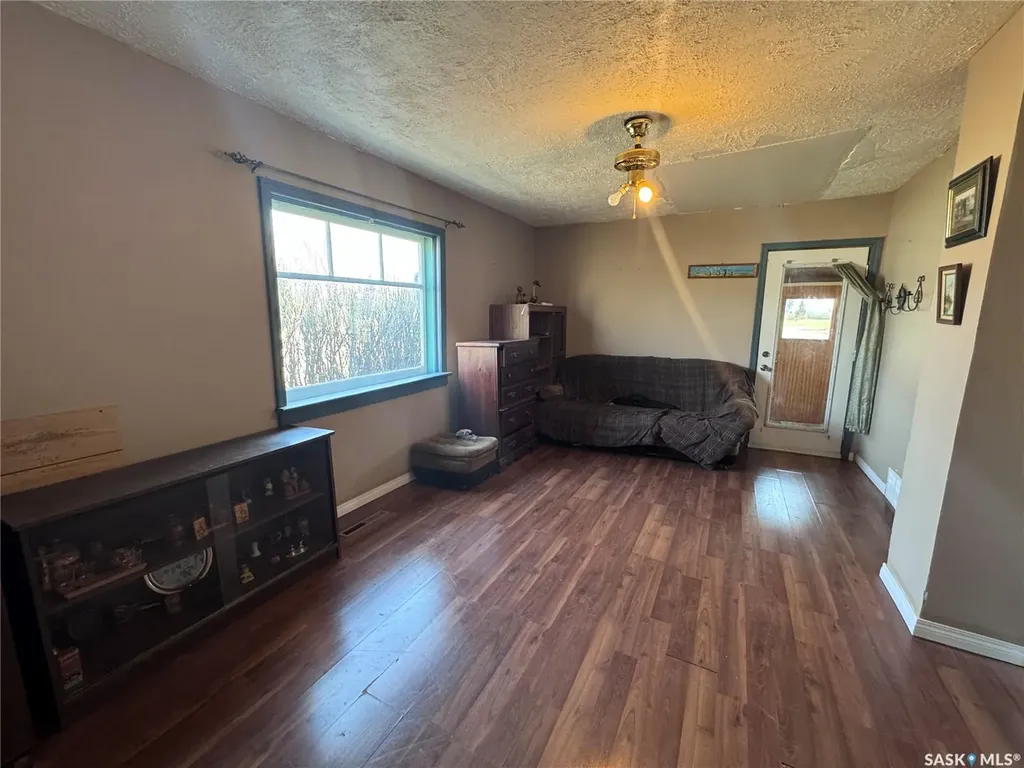1102 7th Street Perdue SK S0K 3C0