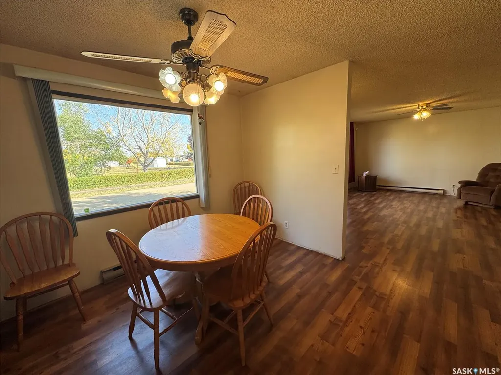 202 4th Avenue Landis SK S0K 2K0