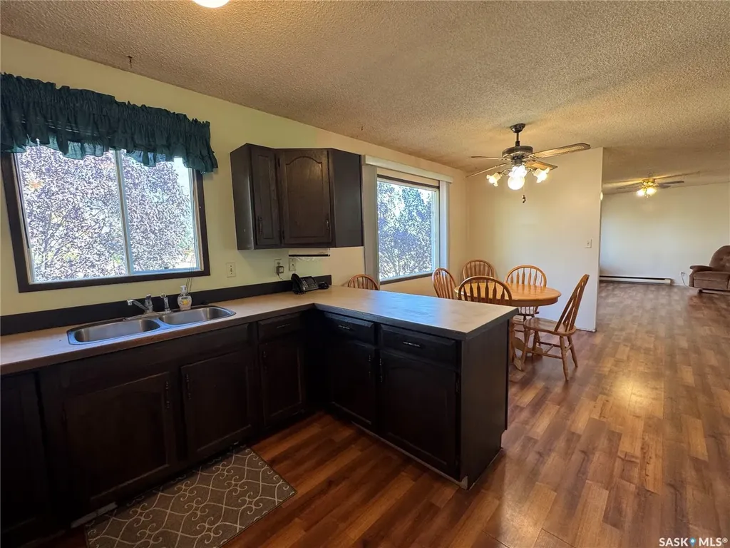 202 4th Avenue Landis SK S0K 2K0