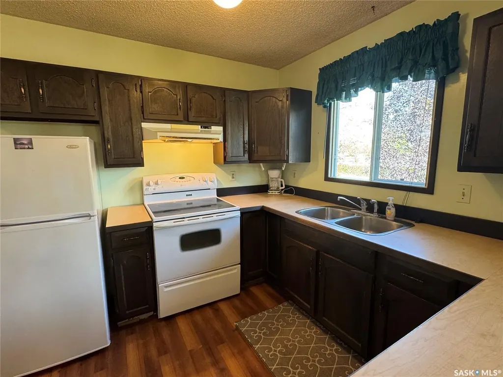 202 4th Avenue Landis SK S0K 2K0