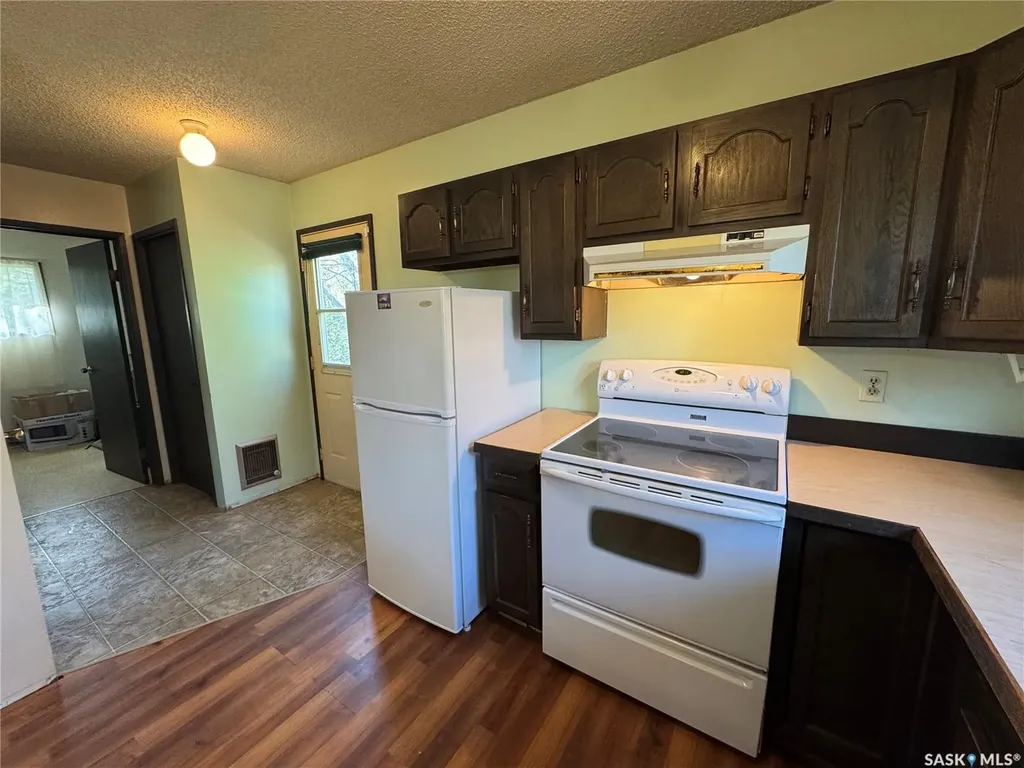 202 4th Avenue Landis SK S0K 2K0