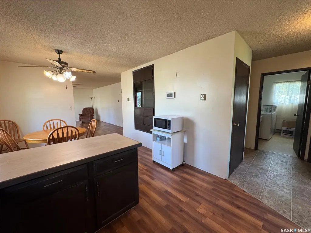 202 4th Avenue Landis SK S0K 2K0