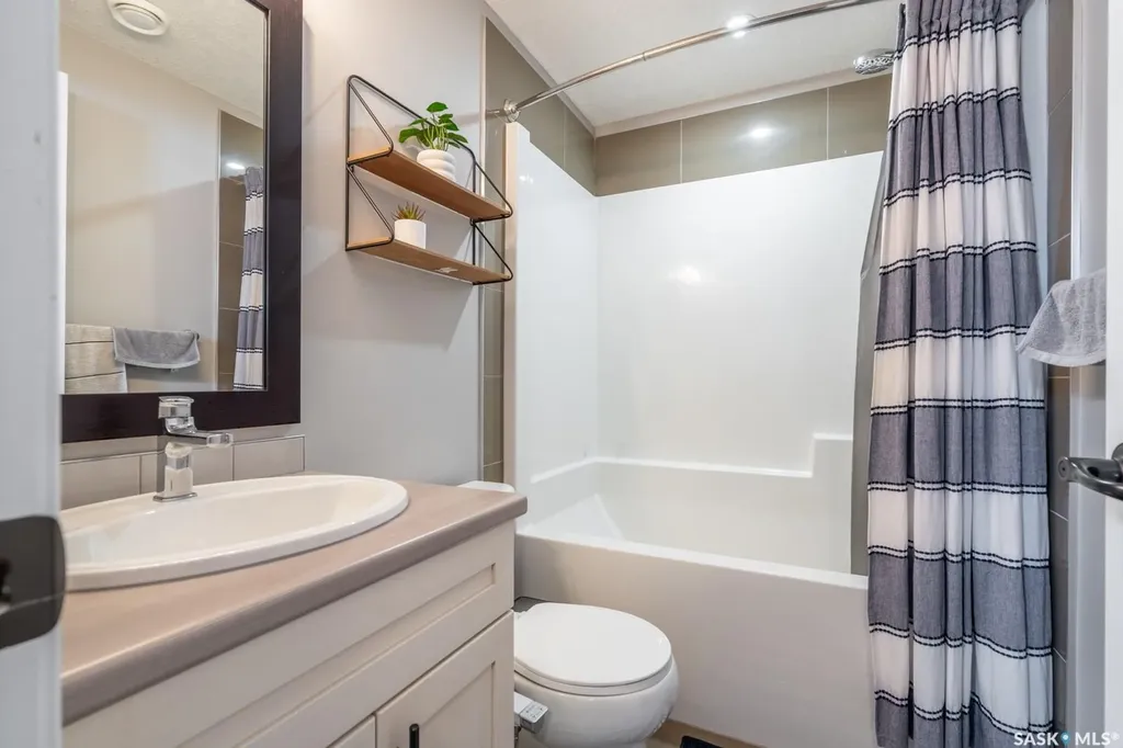 5433 Green Silverberry Drive E Regina SK S4V 3M5