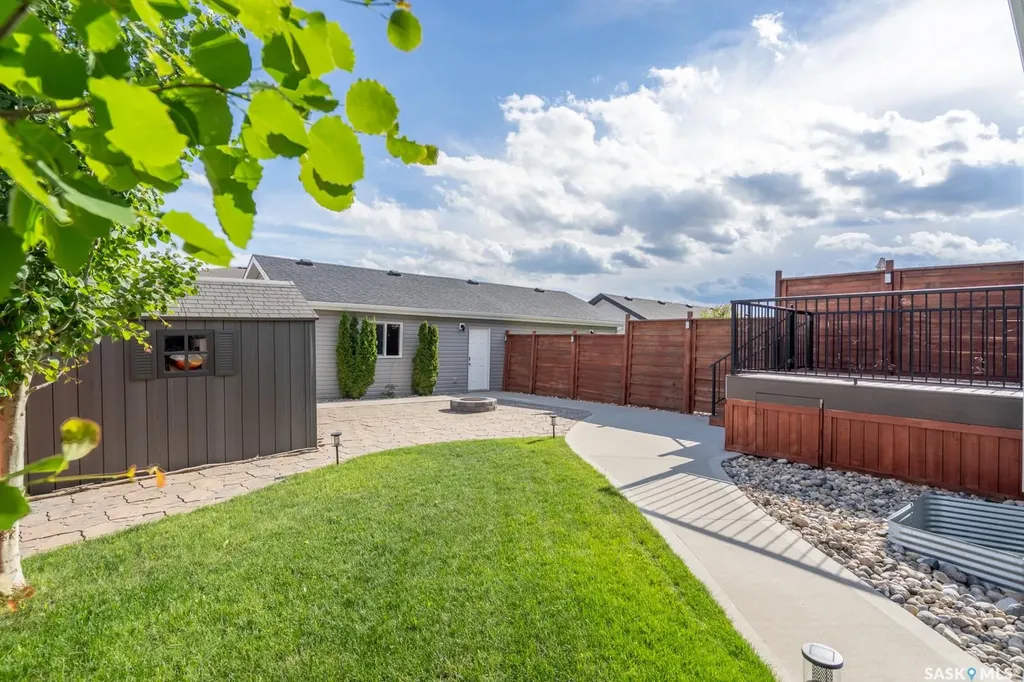 5433 Green Silverberry Drive E Regina SK S4V 3M5