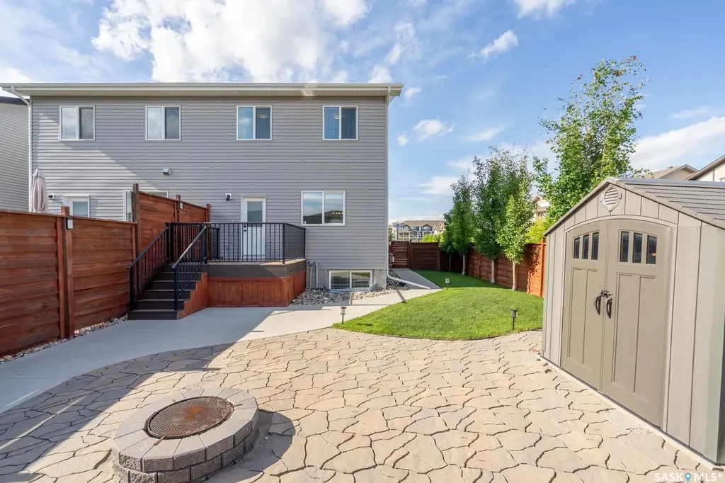 5433 Green Silverberry Drive E Regina SK S4V 3M5