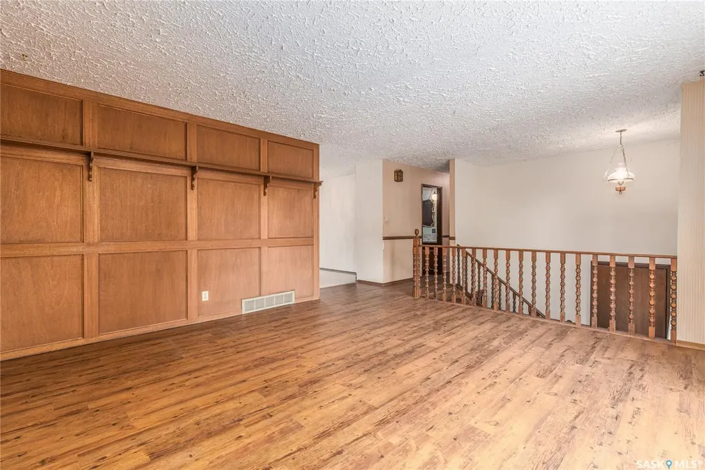 1426 Spadina Street Moose Jaw SK S6H 7C9