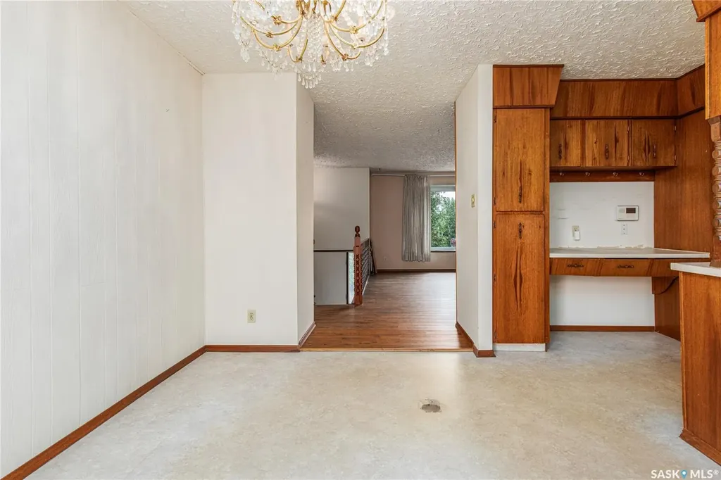 1426 Spadina Street Moose Jaw SK S6H 7C9