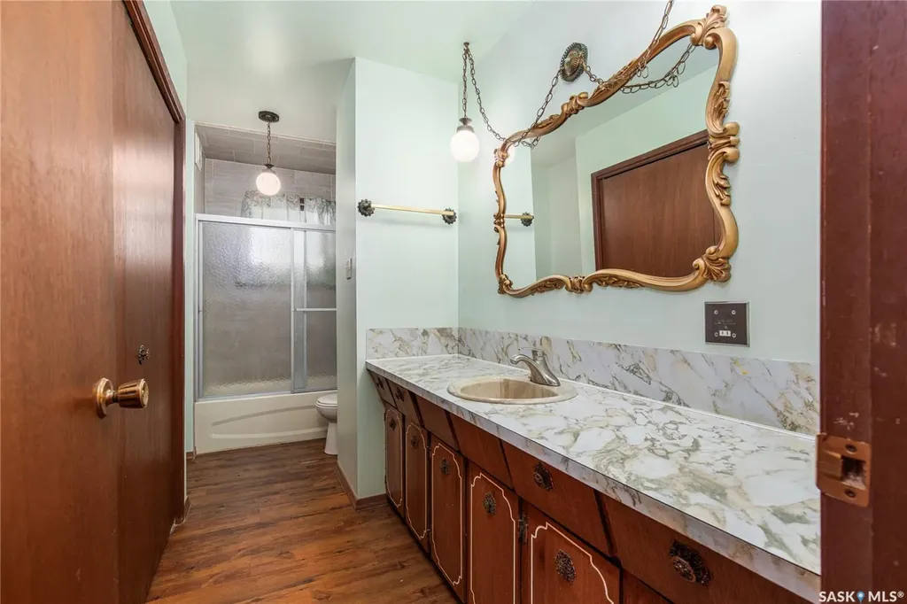 1426 Spadina Street Moose Jaw SK S6H 7C9
